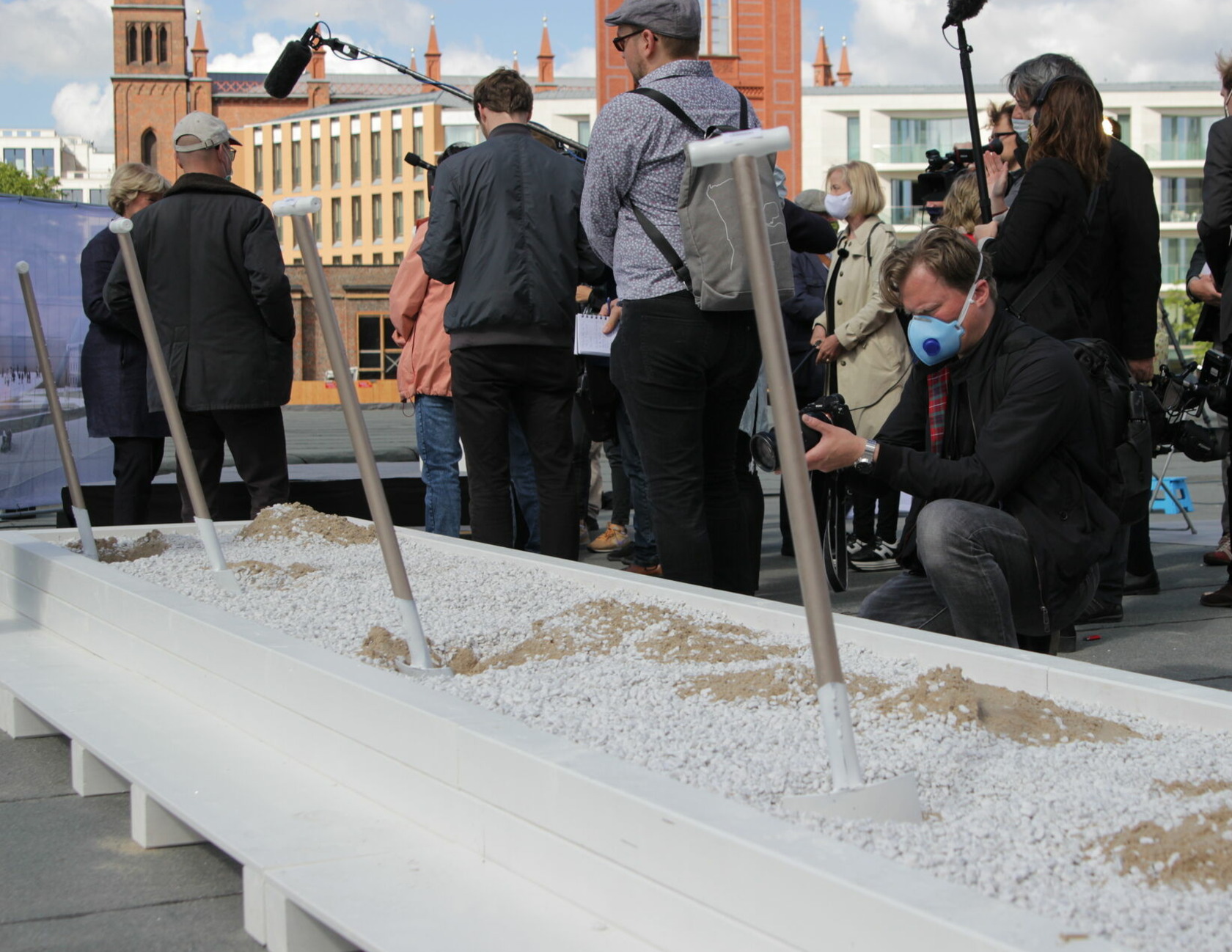 Nach dem Spatenstich mit den Vertreterinnen und Vertretern der Presse