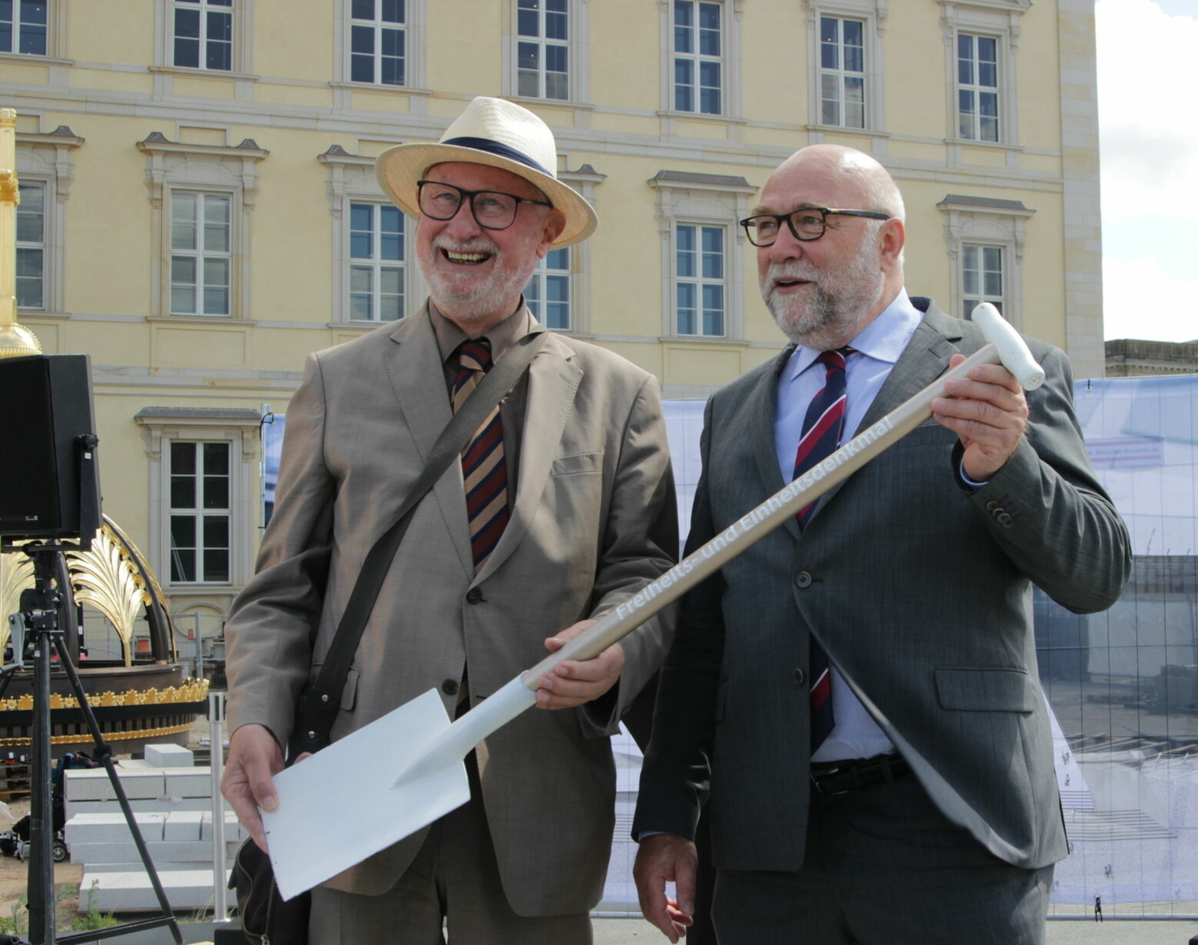 Florian Mausbach und Günter Nooke, Initiatoren der Denkmalidee (v.l.n.r.)